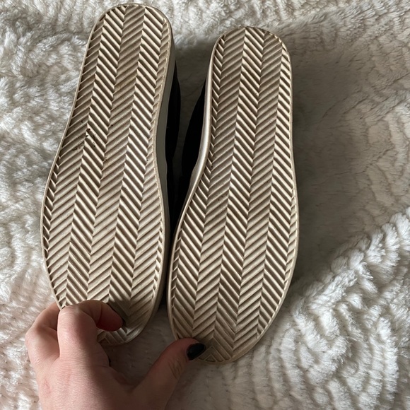 Women’s Black Quilted Slip On Sneakers / Size: 9 - Picture 4 of 4